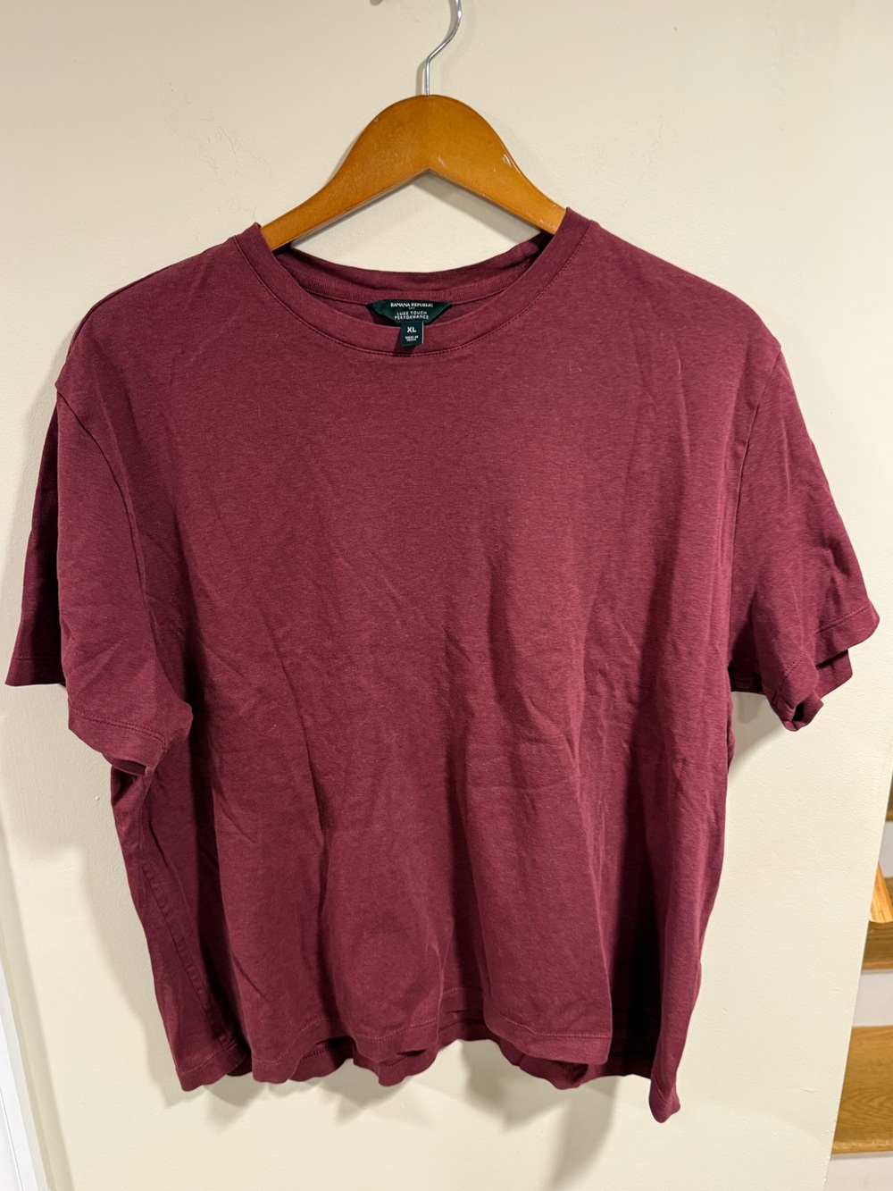 Banana Republic Mens Lux Touch Performance Maroon T Shirt SZ XL